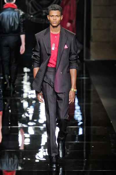 Look 12